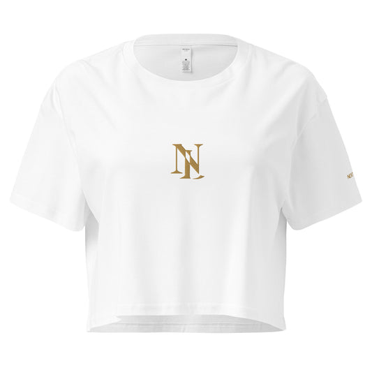 Flat lay camiseta Chanela Next Level blanca, básico premium moda urbana España